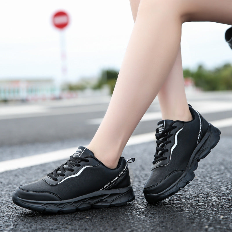 Damen nan urbaner Kunstleder-Sneaker mit gepolstertem Fersenkragen, stoßdämpfender Leichtsohle und Fersenlasche Echo Archiv