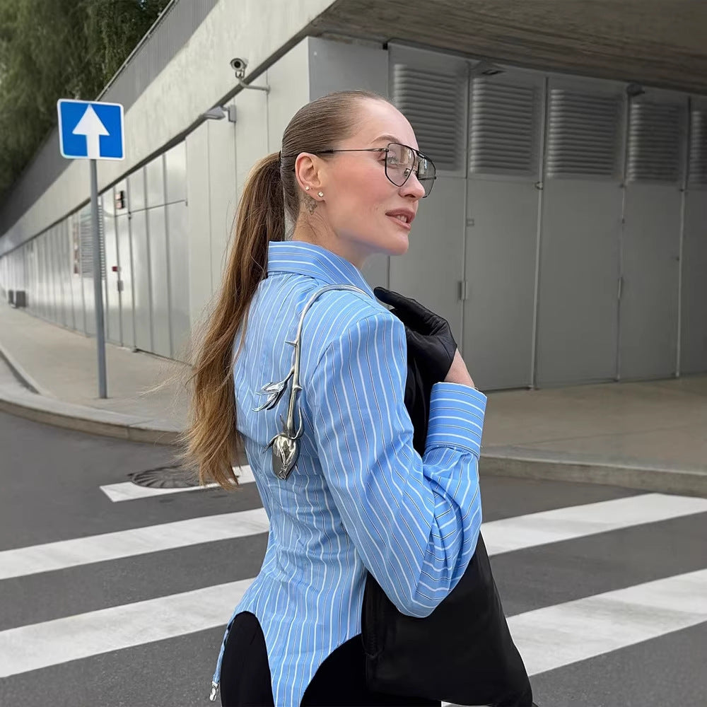 Damen Taillierte Streifen-Hemdbluse mit spitzem Schößchen und Taillenraffung Echoarchiv