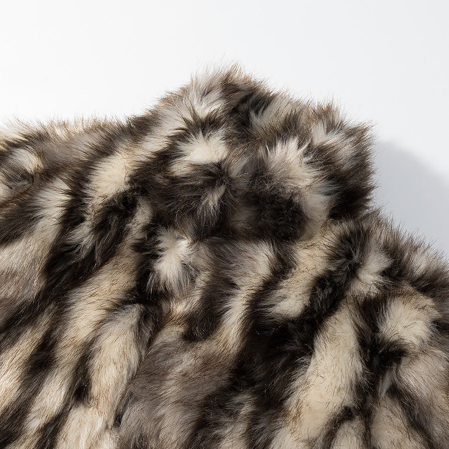 Damen Kurze Kunstfelljacke mit voluminöser Pelzoptik, kastiger Silhouette und Eingrifftaschen Echo Archiv