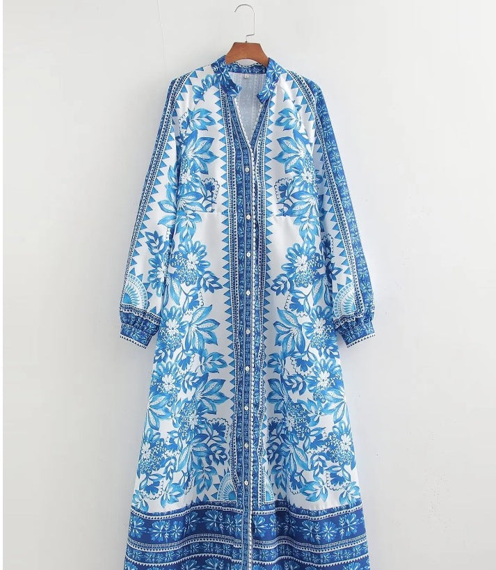 Damen 70+ langes Boho‑Maxikleid mit floralem Print, durchgehender Knopfleiste und gerafften Ärmelbündchen Echo Archiv