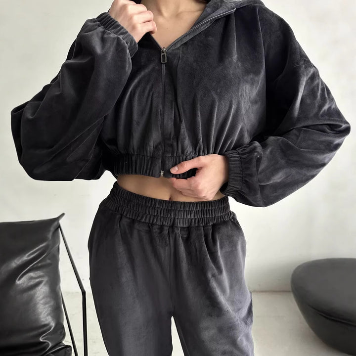 Damen luxuriöser Samt-Trainingsanzug mit geraffter Bomberjacke und High-Waist Jogginghose – Élanora