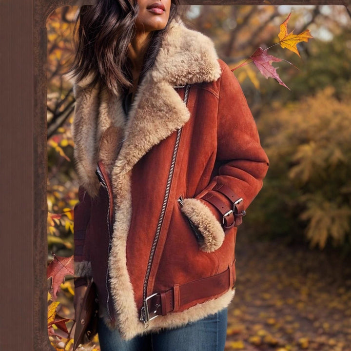 Damen Kurz geschnittene Aviator-Lederjacke mit Teddyfell‑Futter und Reißverschlussdetails Echo Archiv