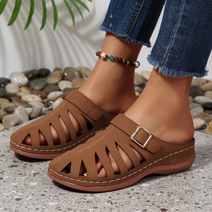 Damen Geschlossene Riemen-Pantoletten mit Cut-Outs und verstellbarer Schnalle – Lioré