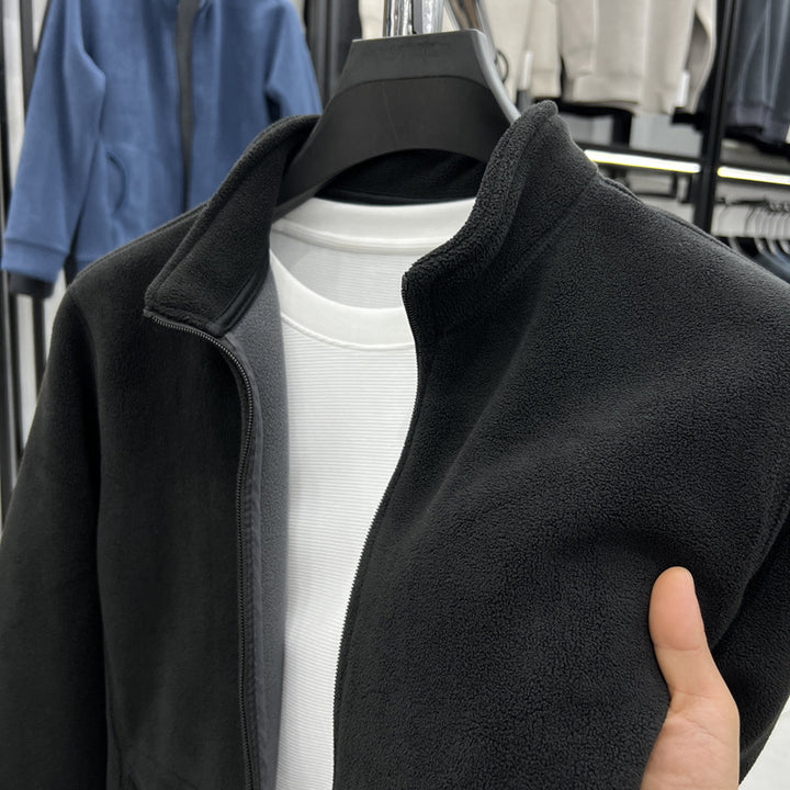 Herren Fleecejacke mit hohem Kragen und praktischen Taschen Echoarchiv