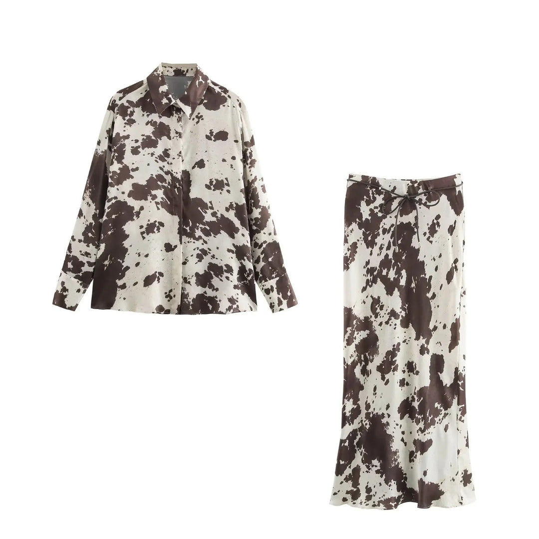 Damen 70+ weite seidige Hemdbluse mit Cow‑Print und verdeckter Knopfleiste Echo Archiv