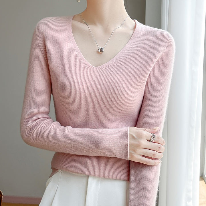 Damen Schmal geschnittener V‑Ausschnitt-Feinstrickpullover mit feiner Rippenstruktur und weicher Haptik Echoarchiv