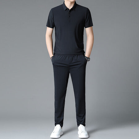 Herren Sportliches Ensemble aus atmungsaktiver Poloshirt und Jogginghose Echoarchiv