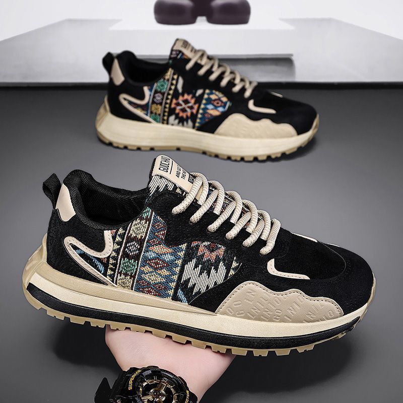 Damen Sportliche Sneakers mit attraktivem Ethno-Design Echo Archiv