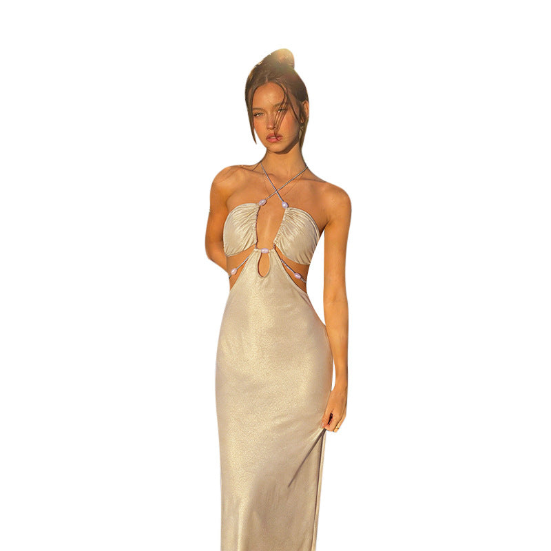 Damen langes Abendkleid mit tiefem V-Ausschnitt und schimmernden Details Echo Archiv