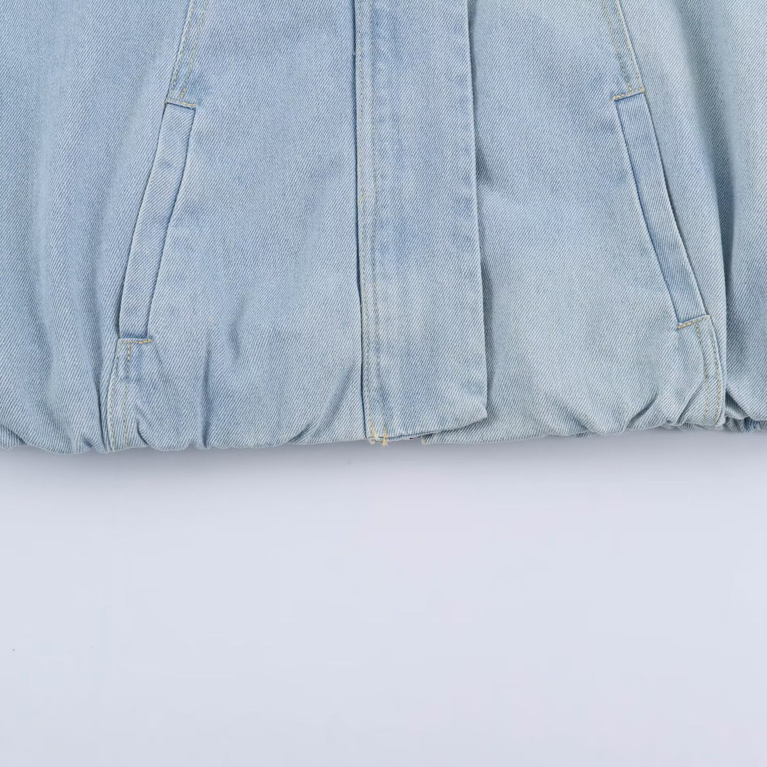 Damen Kurzjacke aus leichter Denim‑Qualität mit Raglanärmeln und verdeckter Verschlussleiste Echoarchiv