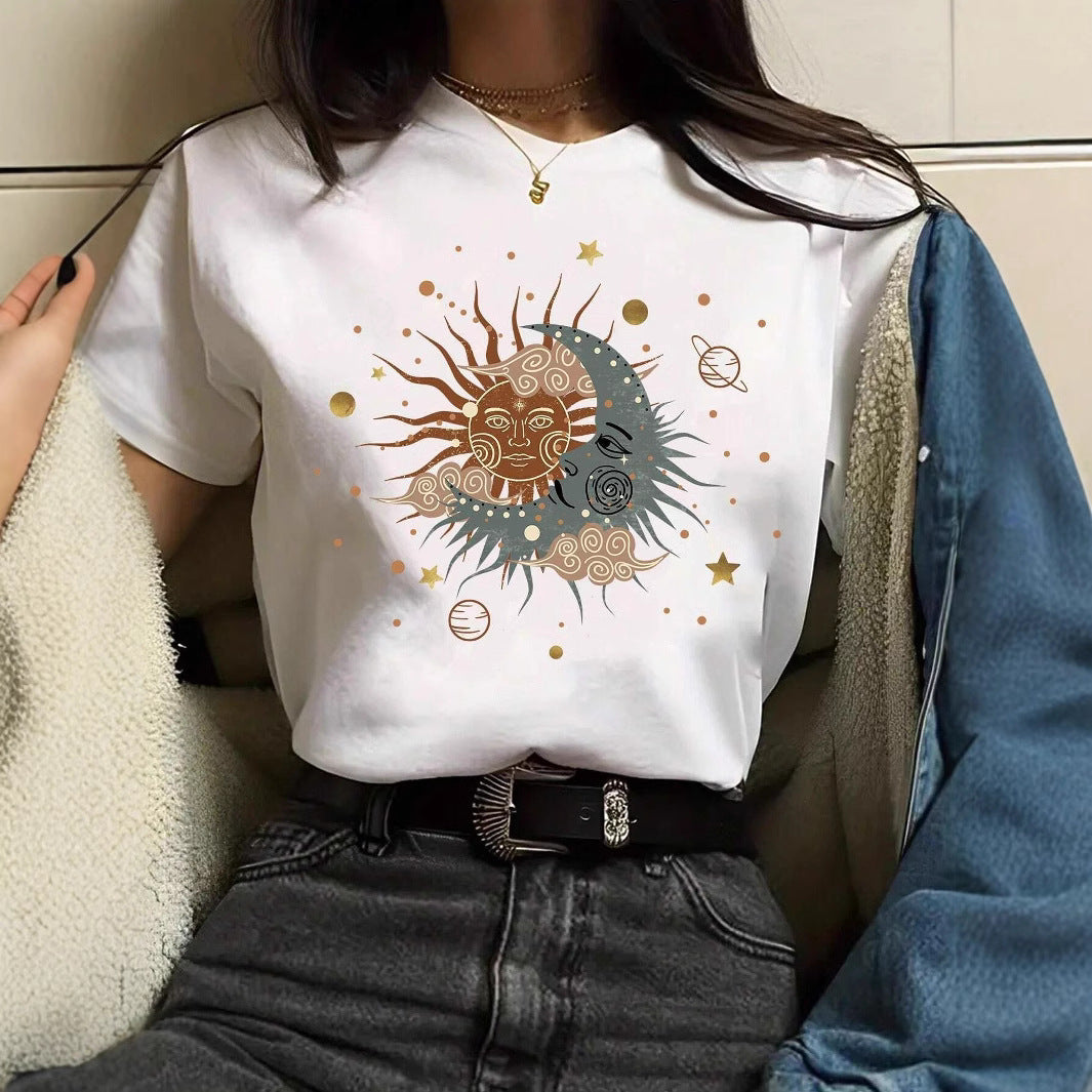 Damen T-Shirt mit kreativem Grafikdruck und luxuriösen Paillettenakzenten Echo Archiv