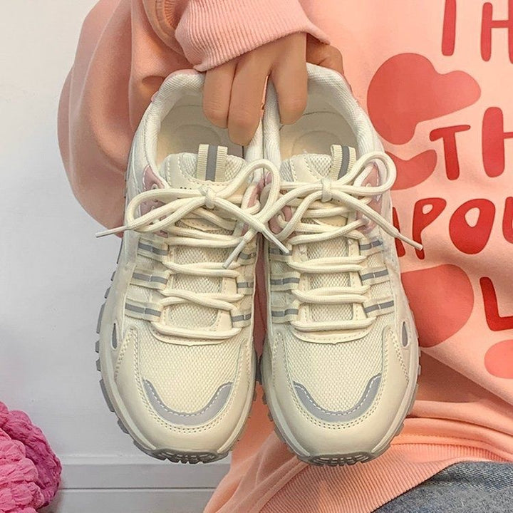 Damen Retro‑Laufstil Plateau‑Sneaker mit robuster Traktionssohle und atmungsaktivem Mesh – Névara