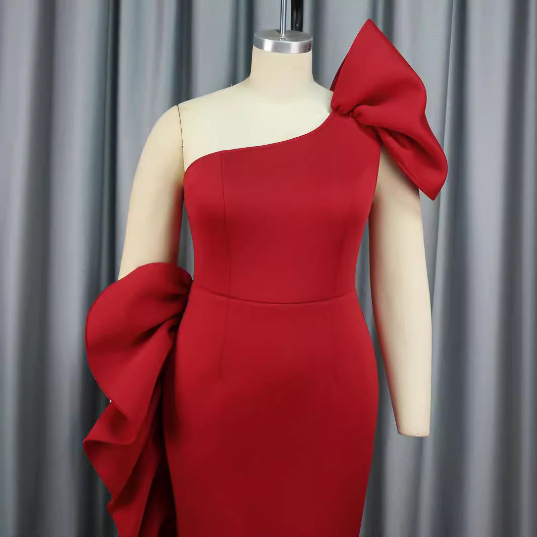 Damen Elegantes Trägerloses Cocktailkleid mit Rüschendetail Echo Archiv