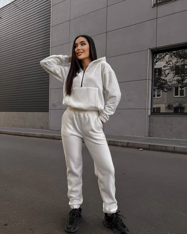 Damen sportliches Fleece-Set mit halbhohem Reißverschluss Kapuzenhoodie und lässiger Jogginghose – Avérine