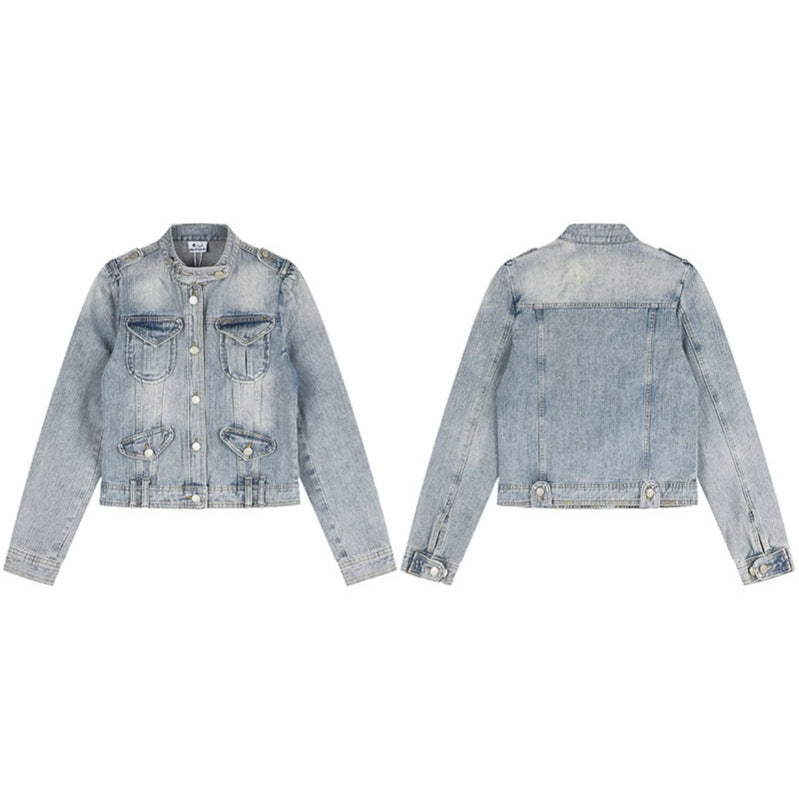 Damen Kurze Jeansjacke im Military-Stil mit Stehkragen, Schulterklappen und Pattentaschen Echoarchiv