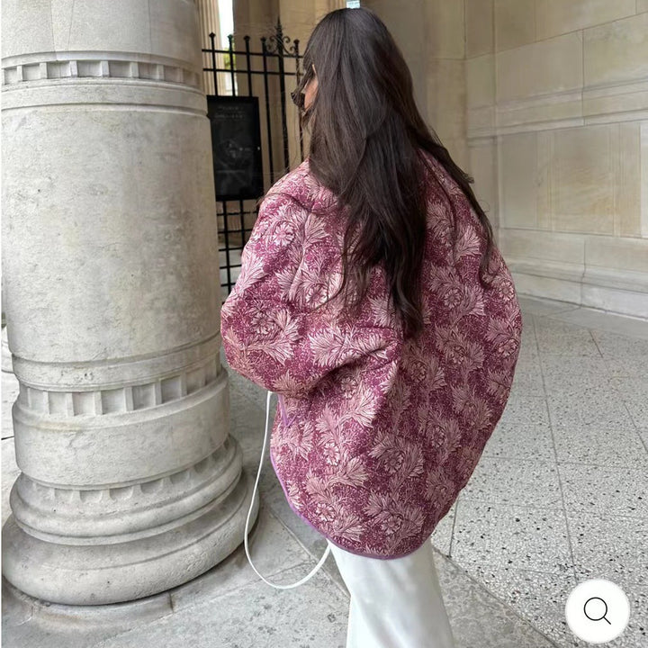 Damen Kurz geschnittene Steppjacke im Vintage-Blumenmuster mit Schalkragen und Kontrastpaspel Echo Archiv