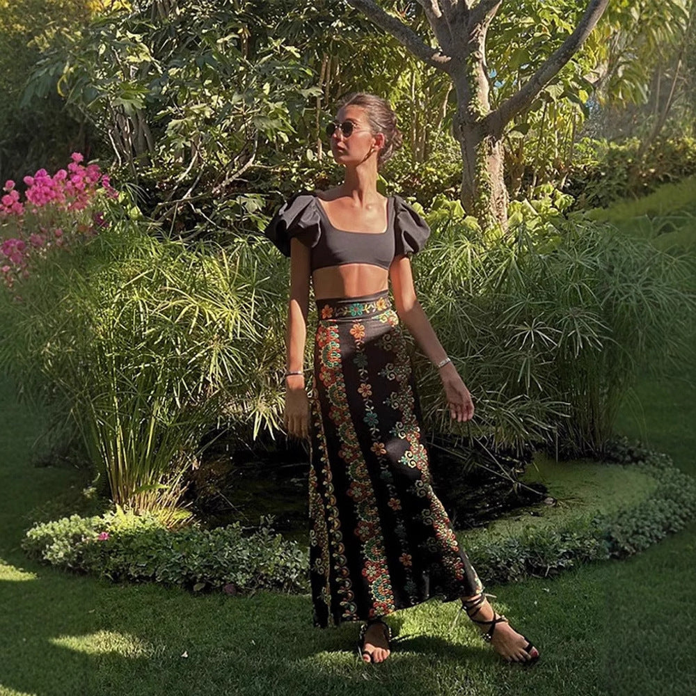 Damen Zweiteiliges Outfit mit kurzem Oberteil und floralem Maxirock Echo Archiv