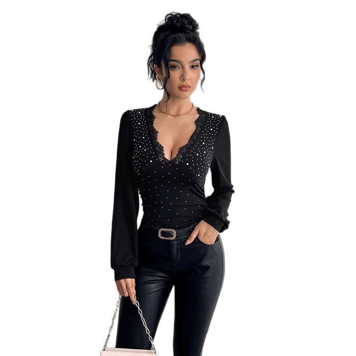 Damen nan tailliertes Langarm-Shirt mit tiefem Spitzen-Dekolleté, Raffung und Kristallbesatz Echo Archiv