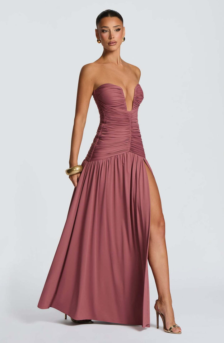 Damen Abendkleid mit tiefem V-Ausschnitt und eleganter Drapierung Echo Archiv