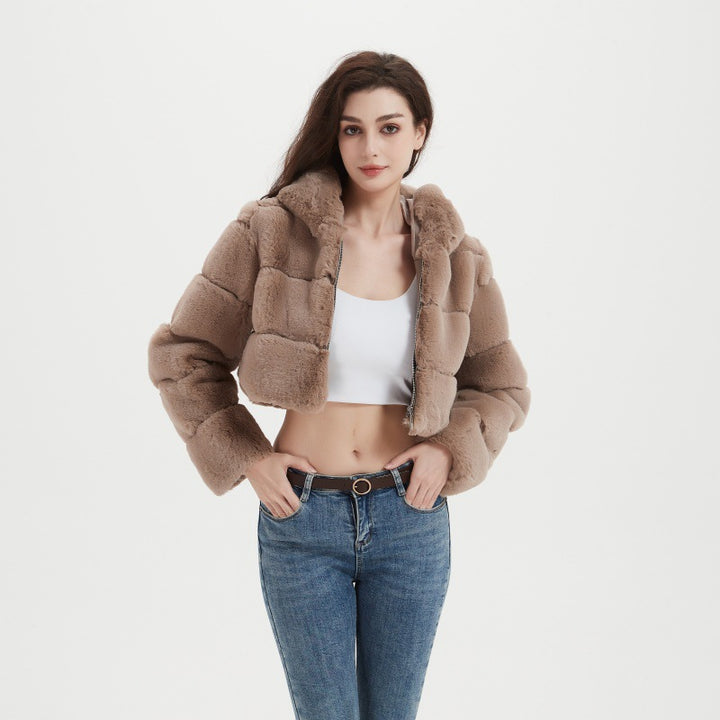 Damen Cropped Kunstpelzjacke mit horizontaler Panelstruktur und Reißverschluss Echo Archiv