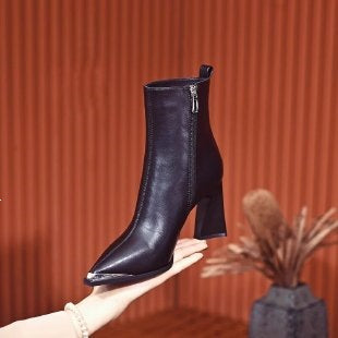 Damen Elegante Stiefeletten mit spitzem Fuß und Reißverschluss Echo Archiv