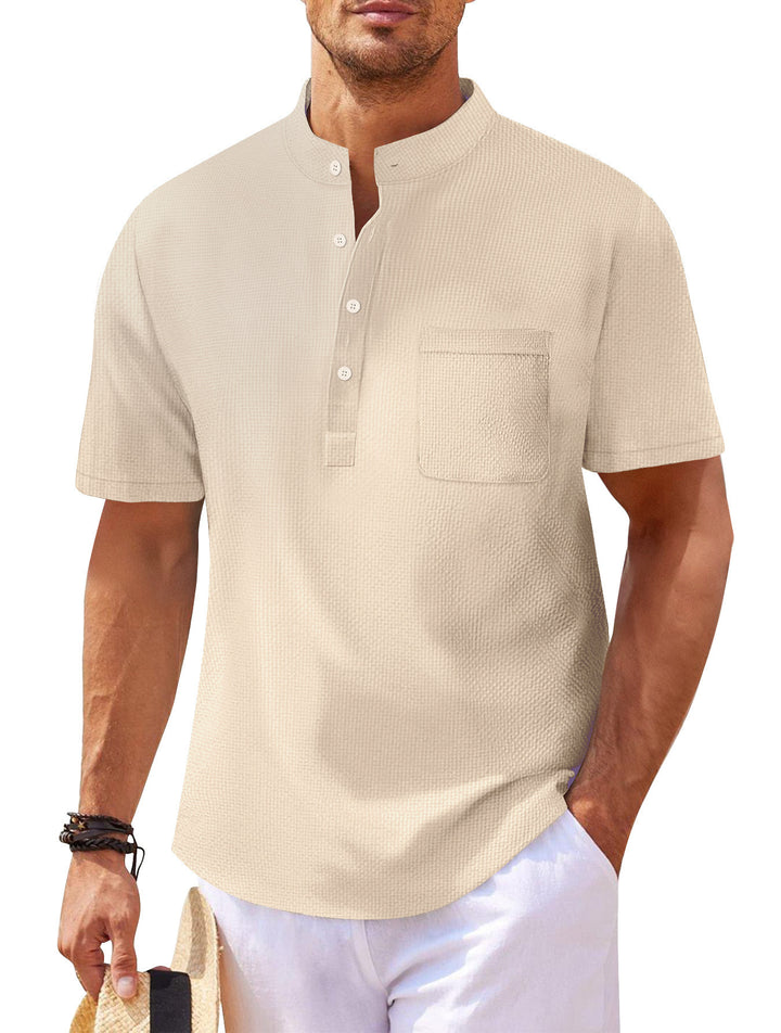 Herren Kurzarm-Henley-Shirt mit strukturiertem Design und praktischer Brusttasche Echoarchiv