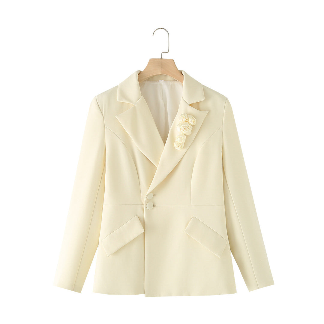 Damen nan taillierter Zweiknopf-Blazer mit Zierrosen am Revers und Pattentaschen Echo Archiv