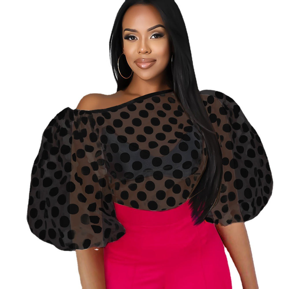 Damen Verspielte Bluse mit transparentem Polka-Punkten Design und Puffärmeln Echo Archiv