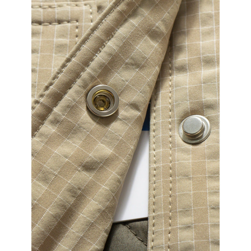 Herren Steppjacke ohne Kragen mit Druckknopfverschluss und seitlichen Eingrifftaschen Echoarchiv