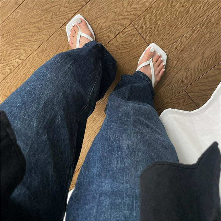 Damen Zehentrenner-Sandalen mit geschwungenem Fußbett und eleganter Riemenkonstruktion Echoarchiv