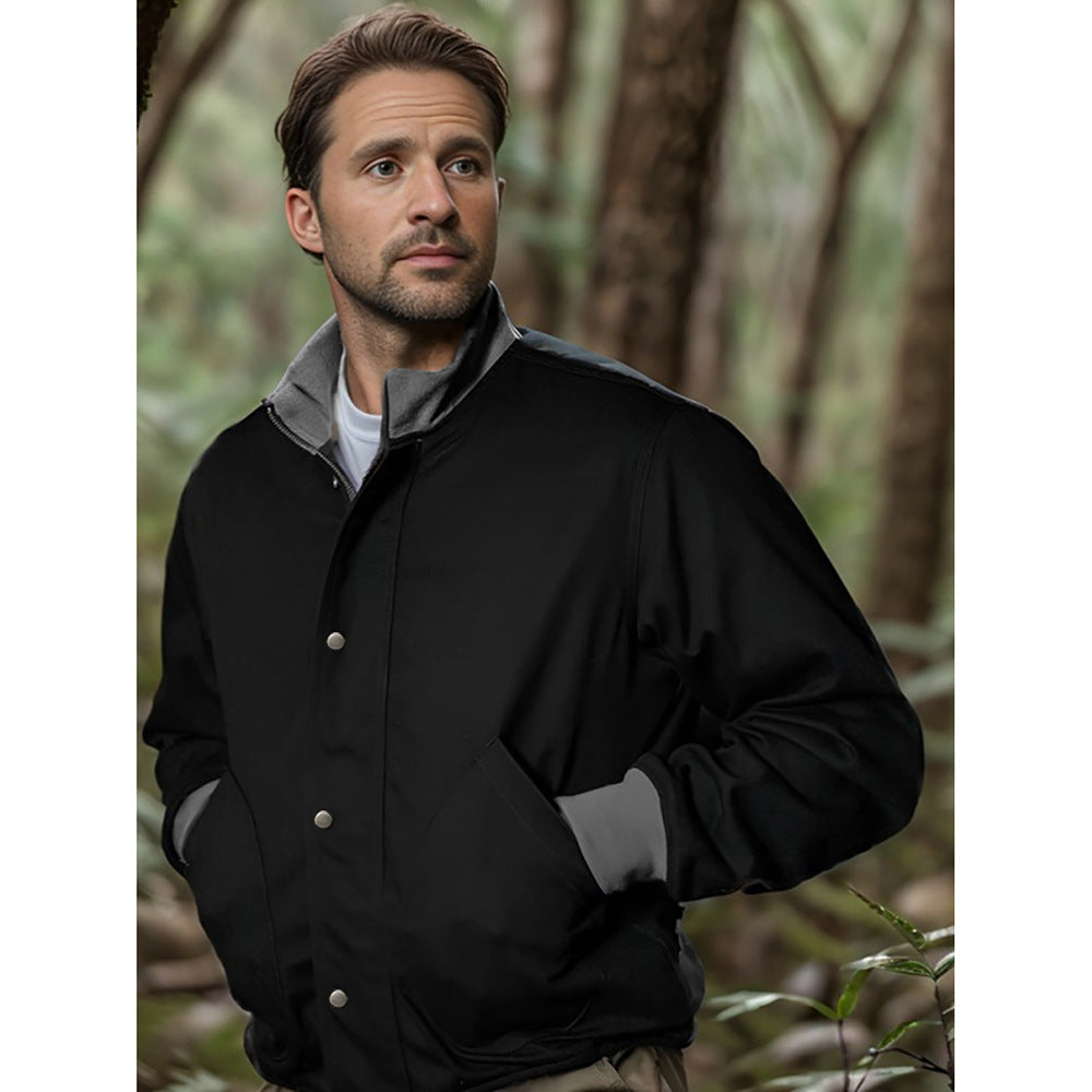 Herren Übergangsjacke mit hohem Kragen und praktischen Taschen Echoarchiv