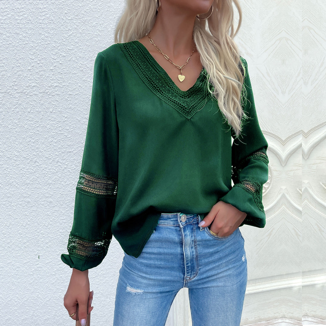 Damen Satinbluse mit V‑Ausschnitt, dekorativer Spitzenpasse und Ärmeln mit Spitzeneinsatz Echoarchiv