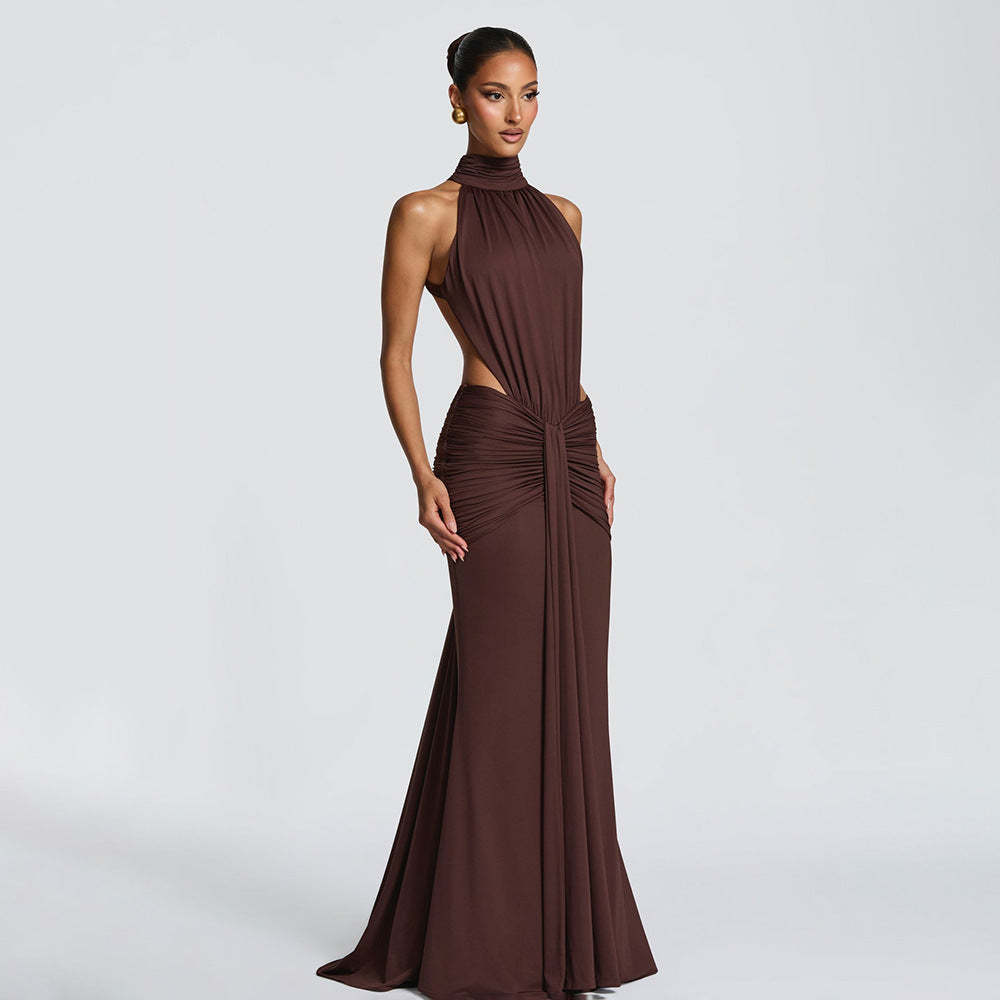 Damen Figurumspielendes Abendkleid mit hochgeschlossenem Design und raffinierten Drapierungen Echo Archiv