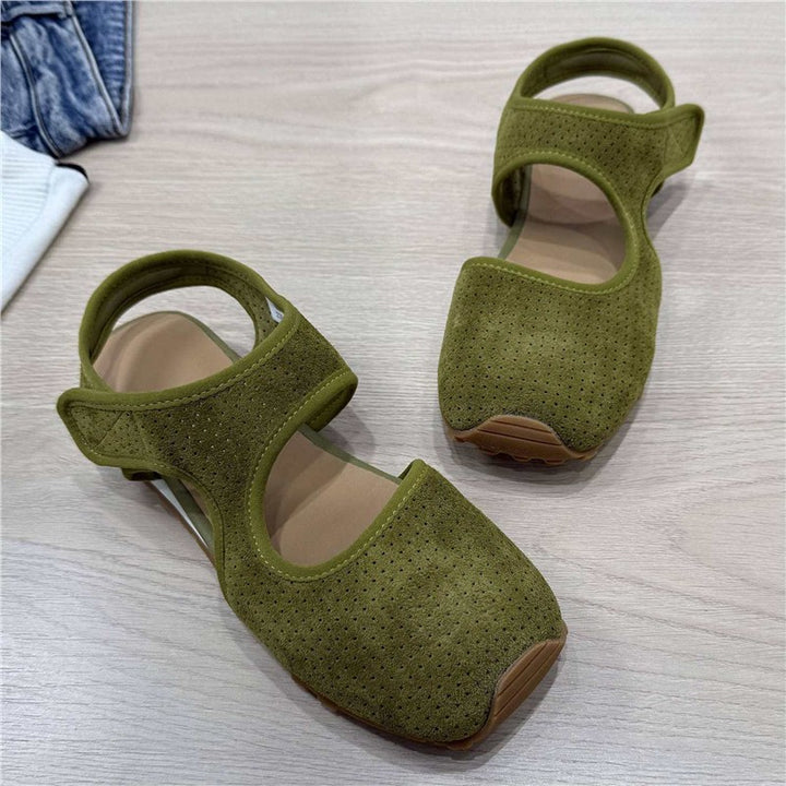 Damen Perforierte Wildleder-Sandalen mit geschlossener Zehenkappe, Klettverschluss und ergonomischer Profilsohle – Sorelia