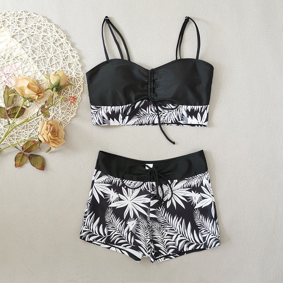 Damen Crop-Top Bikini mit floralem Design und bequemen Shorts Echo Archiv
