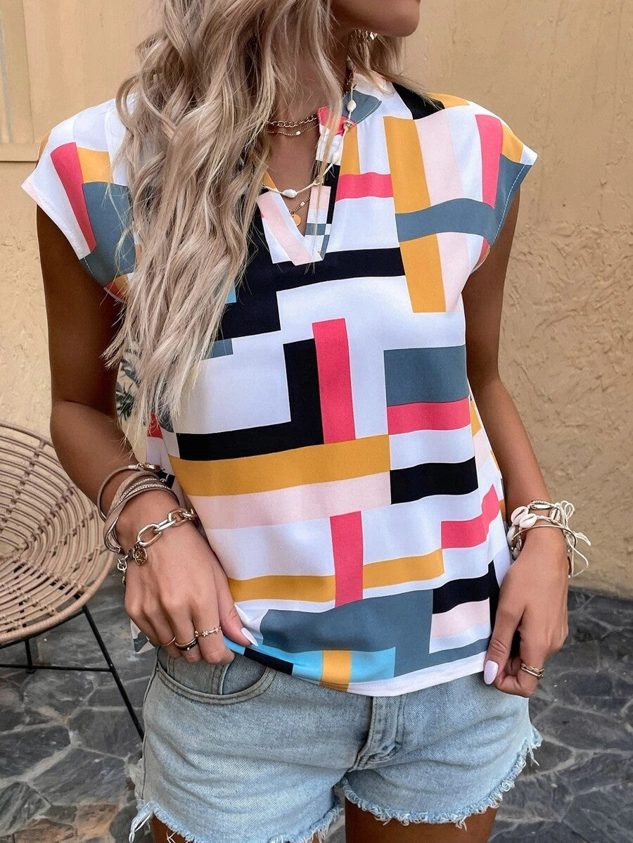 Damen Geometrische Chiffon‑Bluse mit kurzem Cap‑Ärmel und V‑Schlitz Echo Archiv