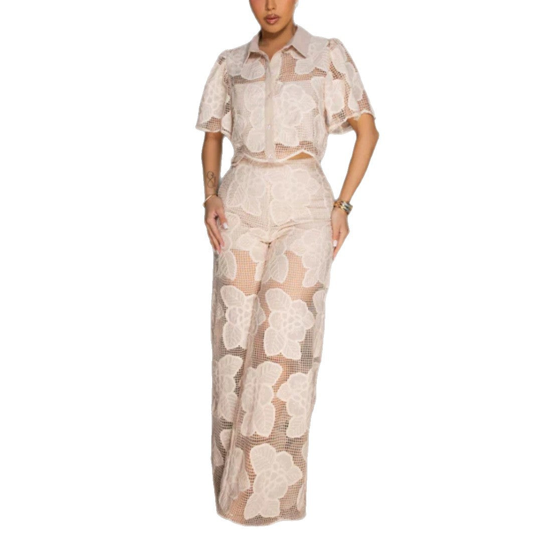 Damen nan kurzgeschnittene Hemdbluse aus floraler Netzspitze mit hochgeschnittener Weitbein-Hose Echo Archiv