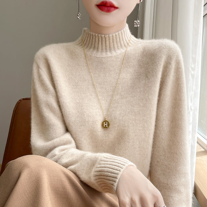 Damen Luxusweicher Midweight-Mockneckpullover aus Angora‑Optik mit feiner Rippe und entspannter Silhouette Echoarchiv