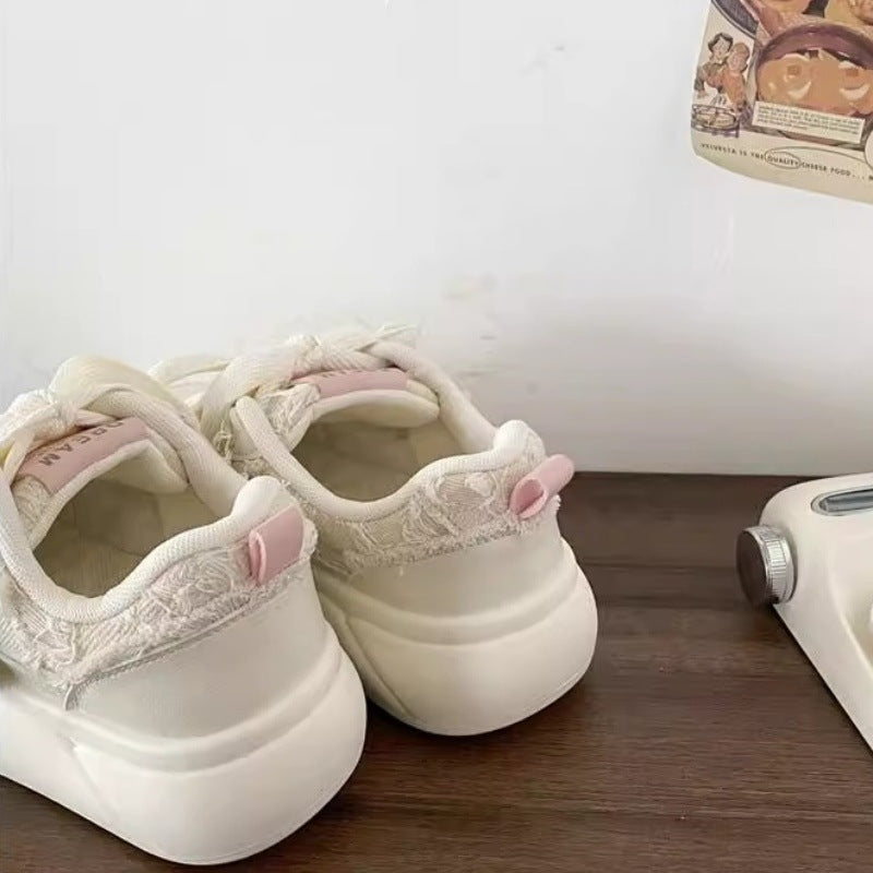 Damen Komfortable Sneaker mit modischen Details und softem Innenfutter Echo Archiv