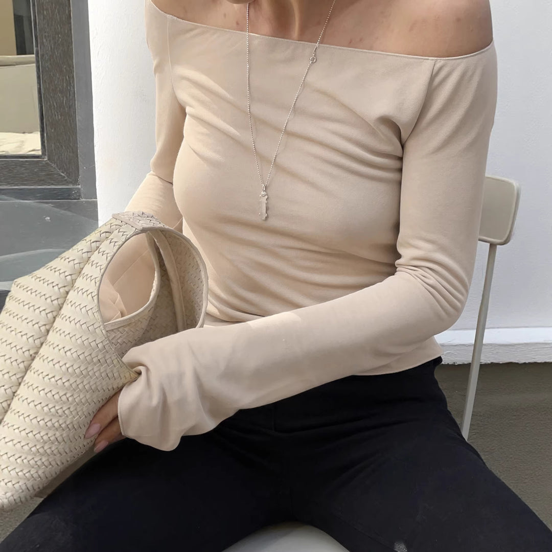 Damen Figurbetontes Off‑Shoulder Langarmshirt mit ausgestellten Manschetten Echo Archiv