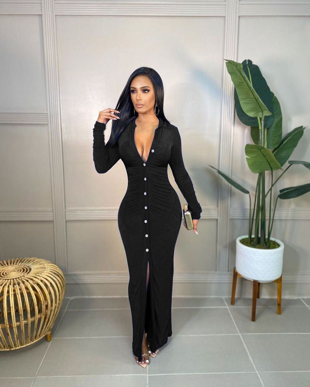 Damen Figurbetontes Maxikleid mit Knopfleiste, Raffung und tiefem V-Ausschnitt – Valéora