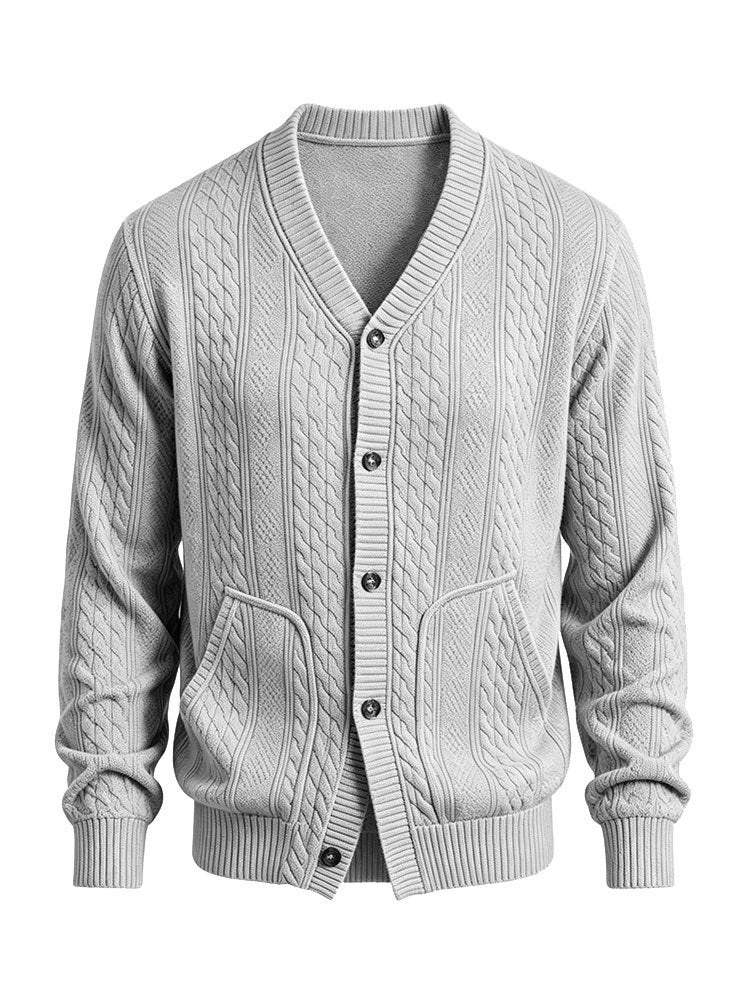 Herren Gestrickte Strickjacke mit Zopfmuster, V‑Ausschnitt und aufgesetzten Taschen – Taviero