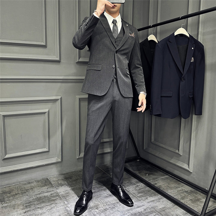 Herren Slim-Fit Businessanzug mit Weste, schmalem Revers und feiner Struktur Echo Archiv