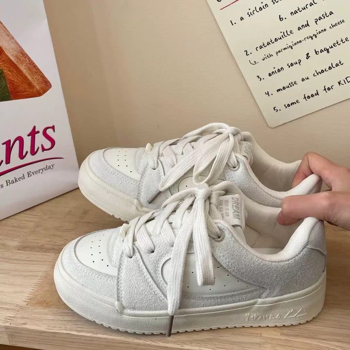 Damen Sneakers im modernen minimalistischen Design mit atmungsaktiven Oberflächen und gepolsterter Innensohle Echo Archiv