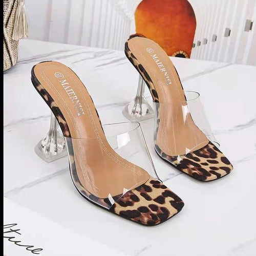 Damen nan transparente Schlupf-Mule mit PVC-Riemen, skulpturellem Plexiglas-Absatz und gepolstertem Fußbett Echo Archiv