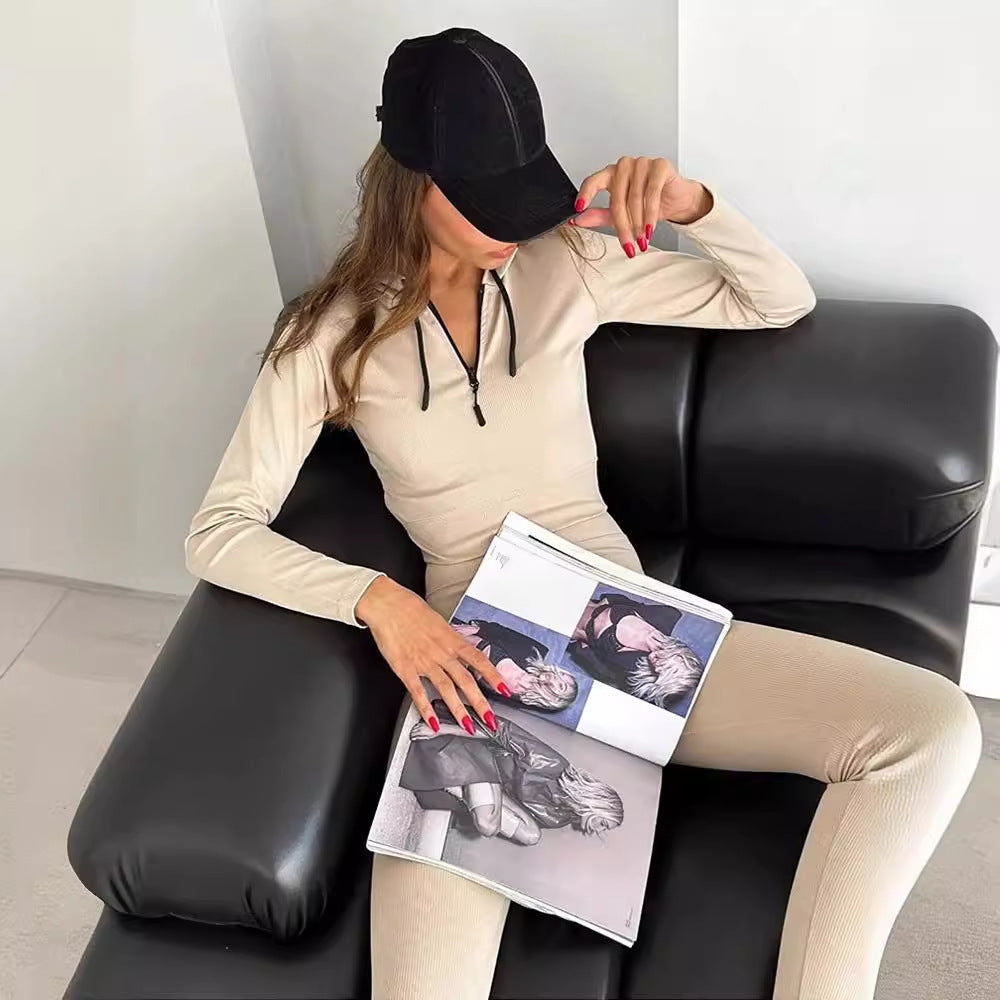 Damen geripptes Lounge-Set mit halbem Reißverschluss und hoher Taille – Élanora