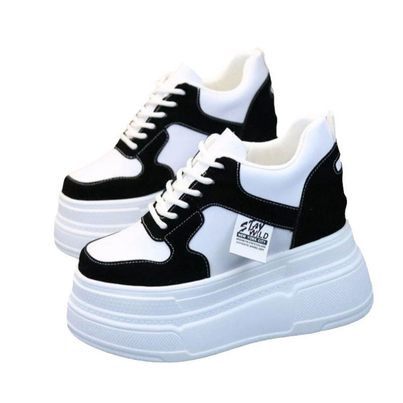 Damen Plattform Sneakers mit modischer Silhouette und stabiler Sohle Echo Archiv