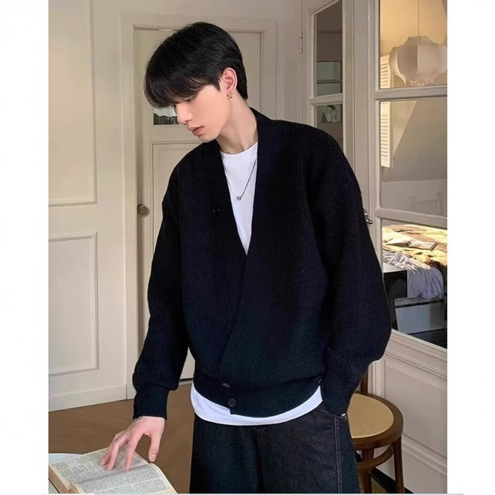 Herren Grobstrick-Cardigan im Oversize-Schnitt mit Schalkragen und asymmetrischer 3-Knopfleiste – Terenzo