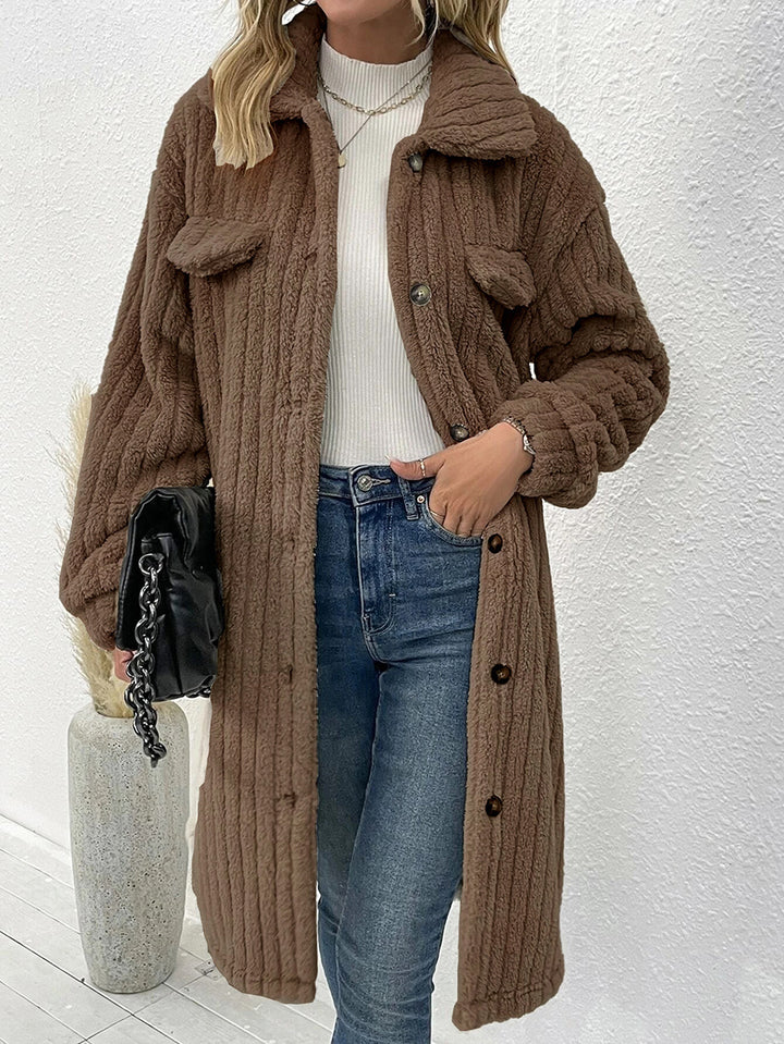 Damen nan langer Teddy-Mantel mit Schalkragen und aufgesetzten Brusttaschen Echo Archiv