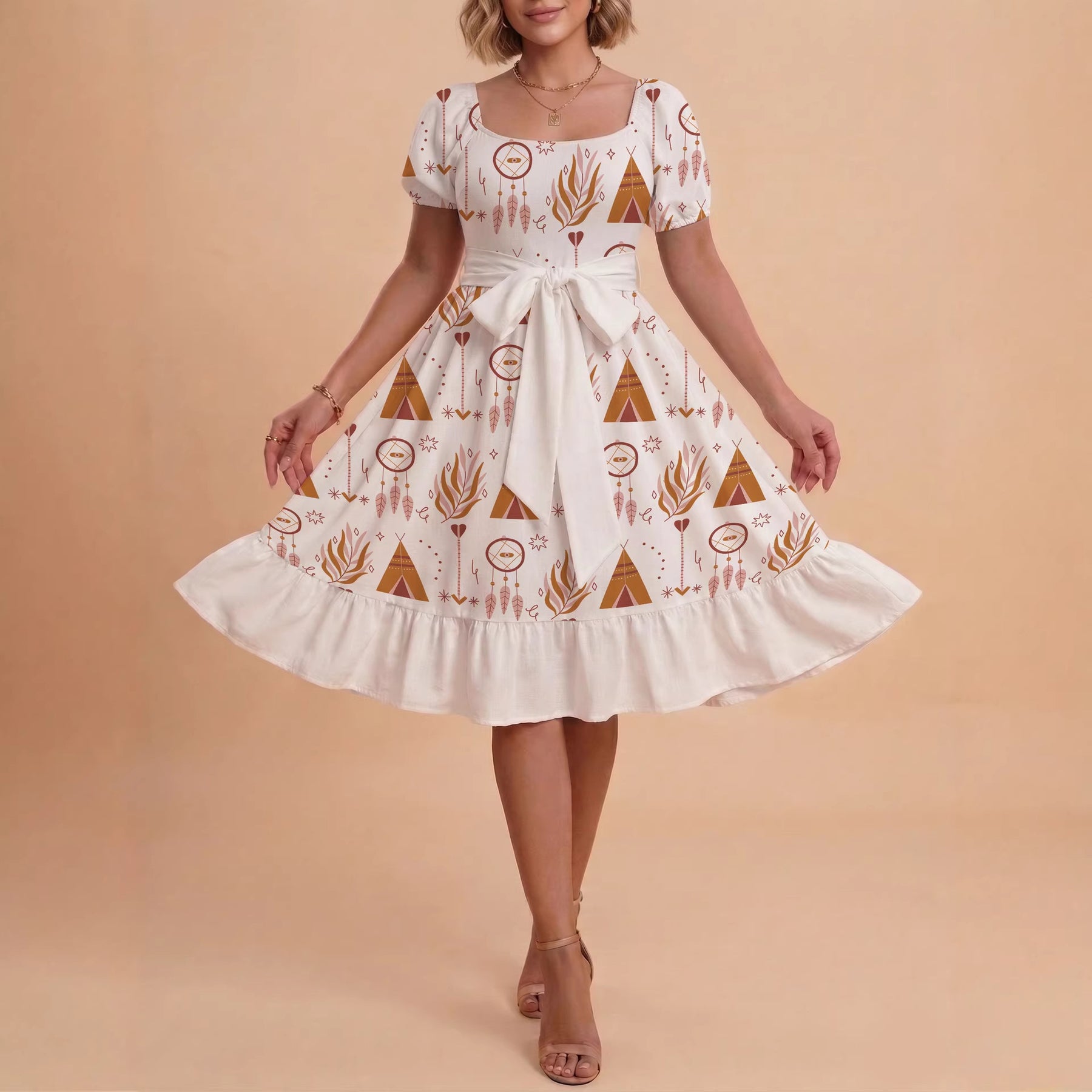 Damen Kleid mit tailliertem Schnitt und verspieltem Blumenmuster Echo Archiv